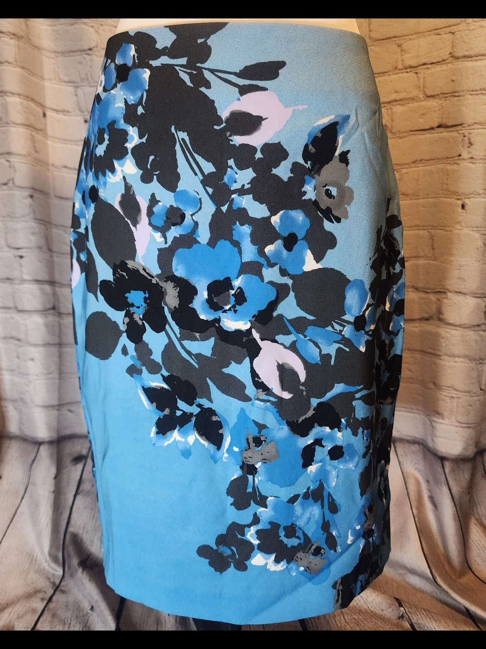 New York & Company Blue Floral Pencil Skirt with Black & Gray Accents